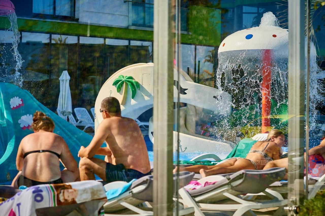 Sunrise Aparthotel Pool & Spa Mamaia Nord Năvodari Kültér fotó